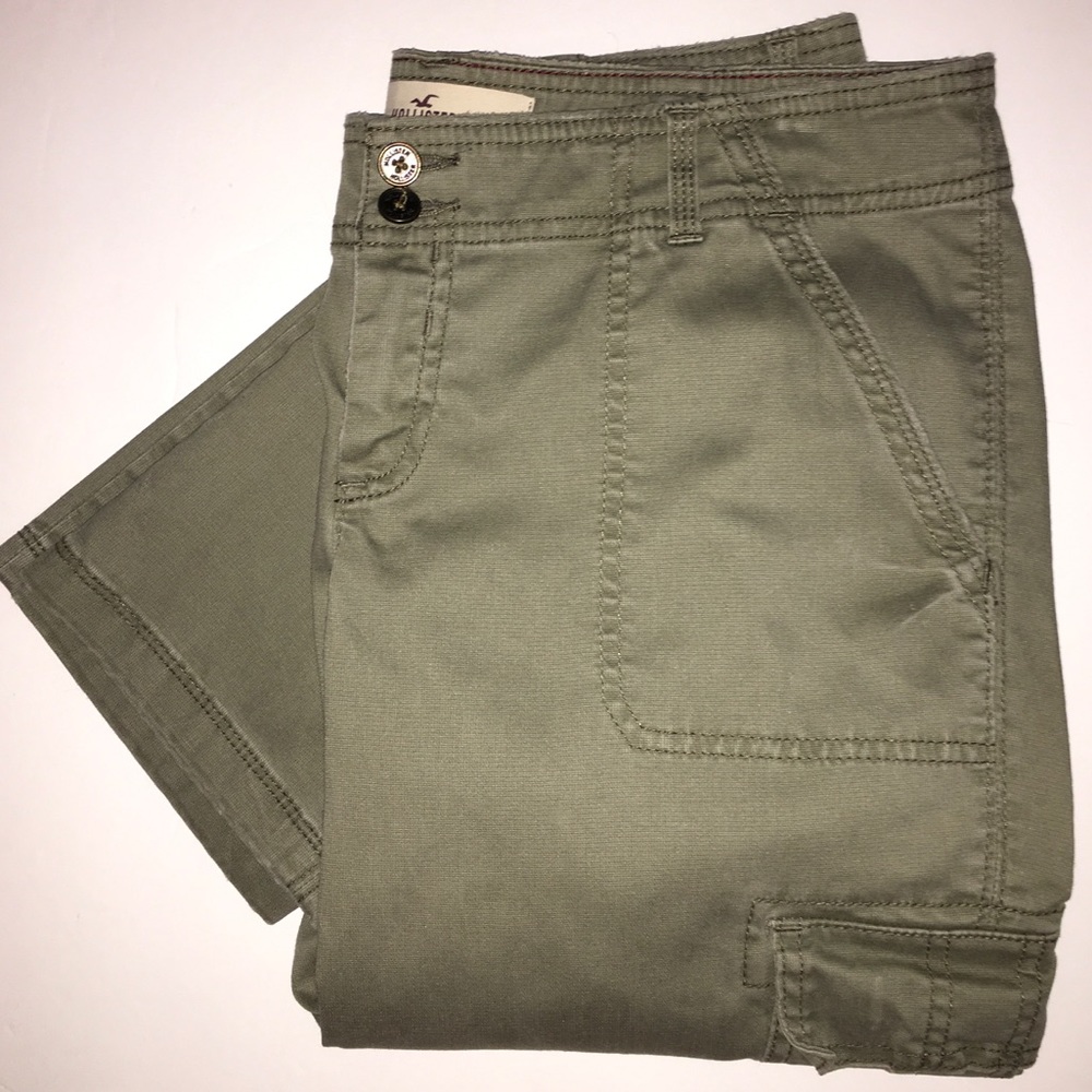 Hollister Green Cargo Capris Ankle Pants